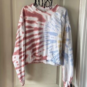 Cute cut long sleeve